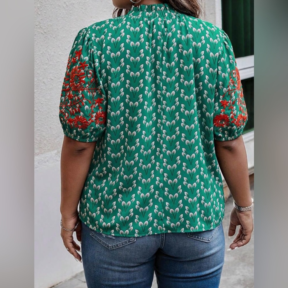 SHEIN Green Floral Blouse - Picture 2 of 15